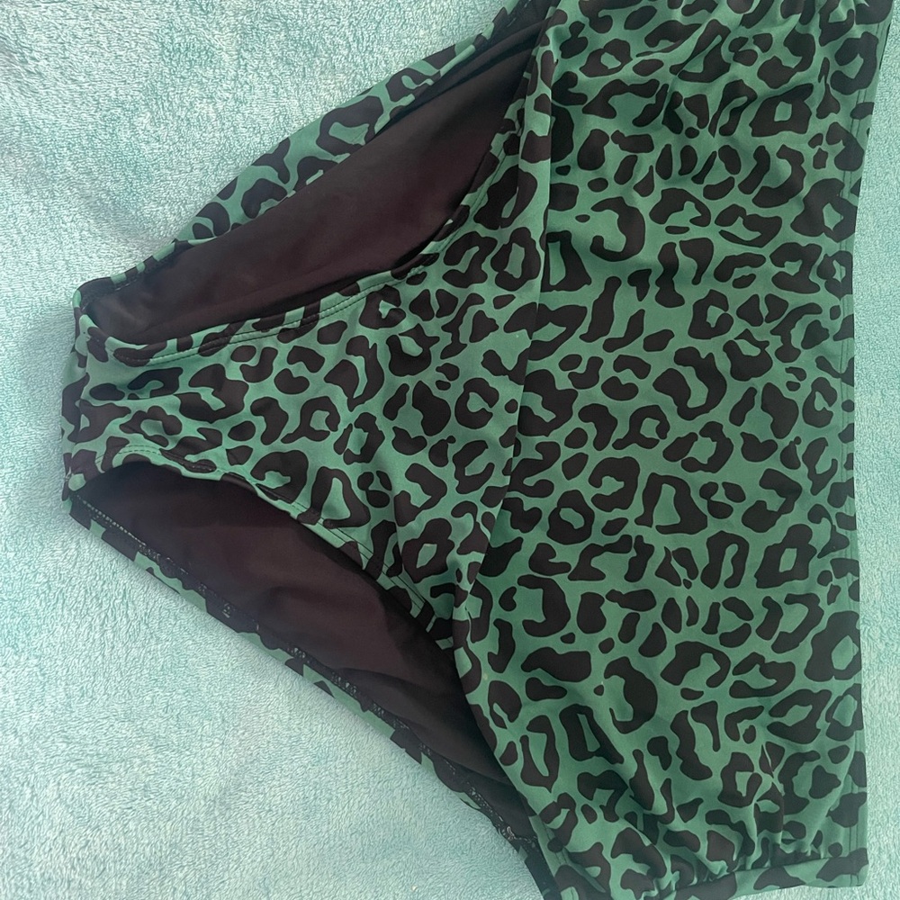 Green Leopard Print Women's Swim Bottom